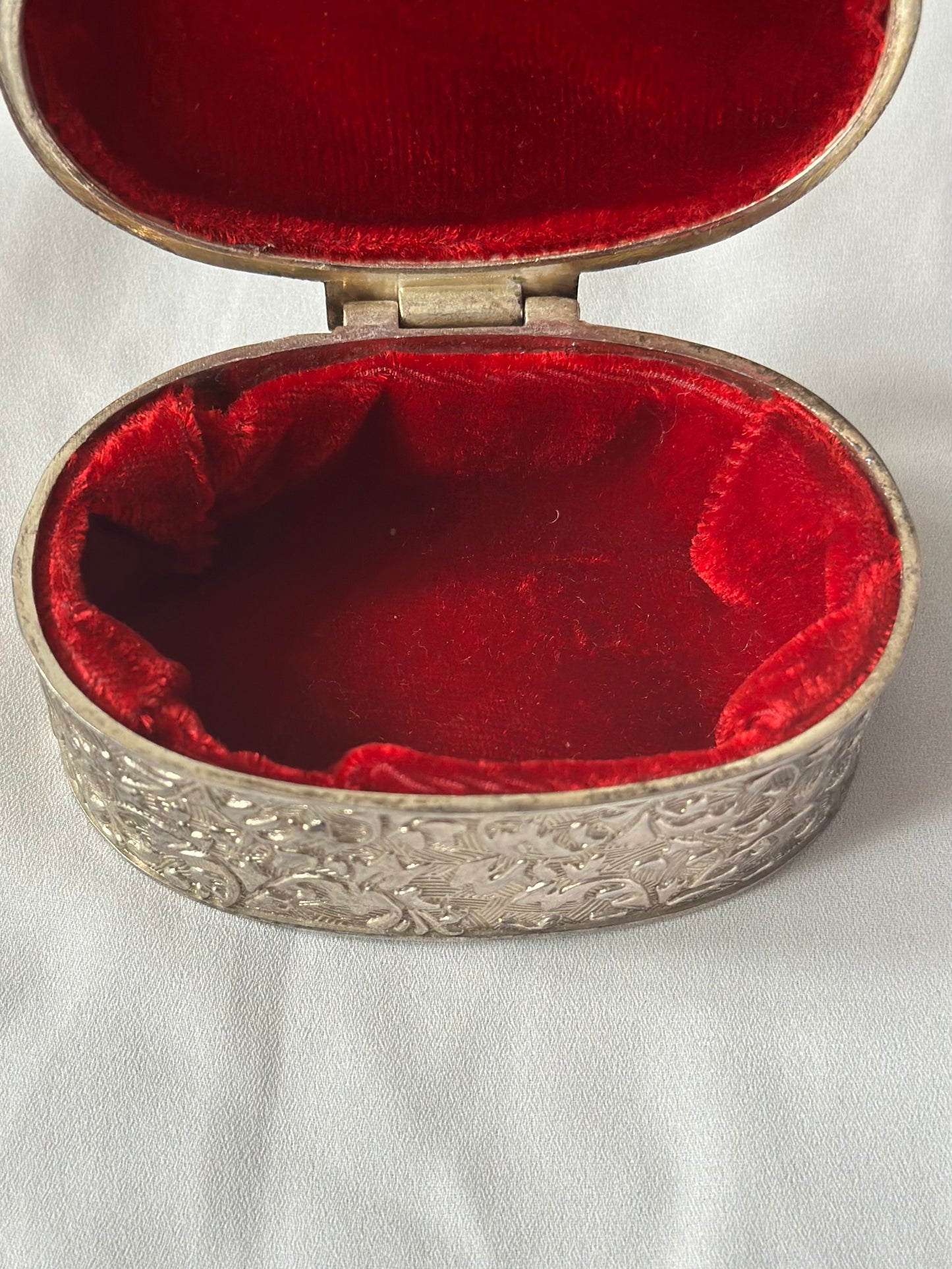 Vintage Bow Trinket Box