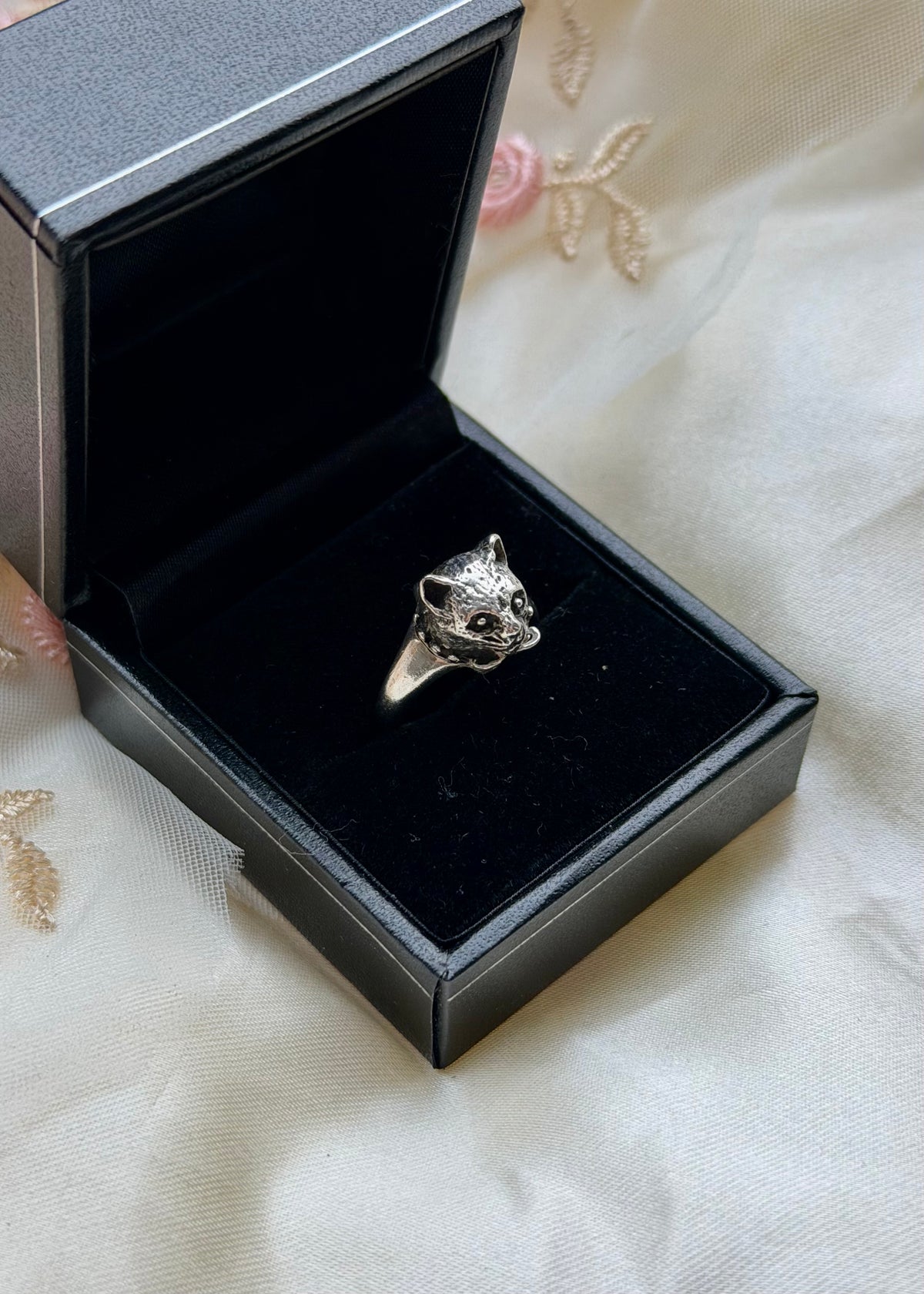 Bow Cat Poison Sterling Silver Ring